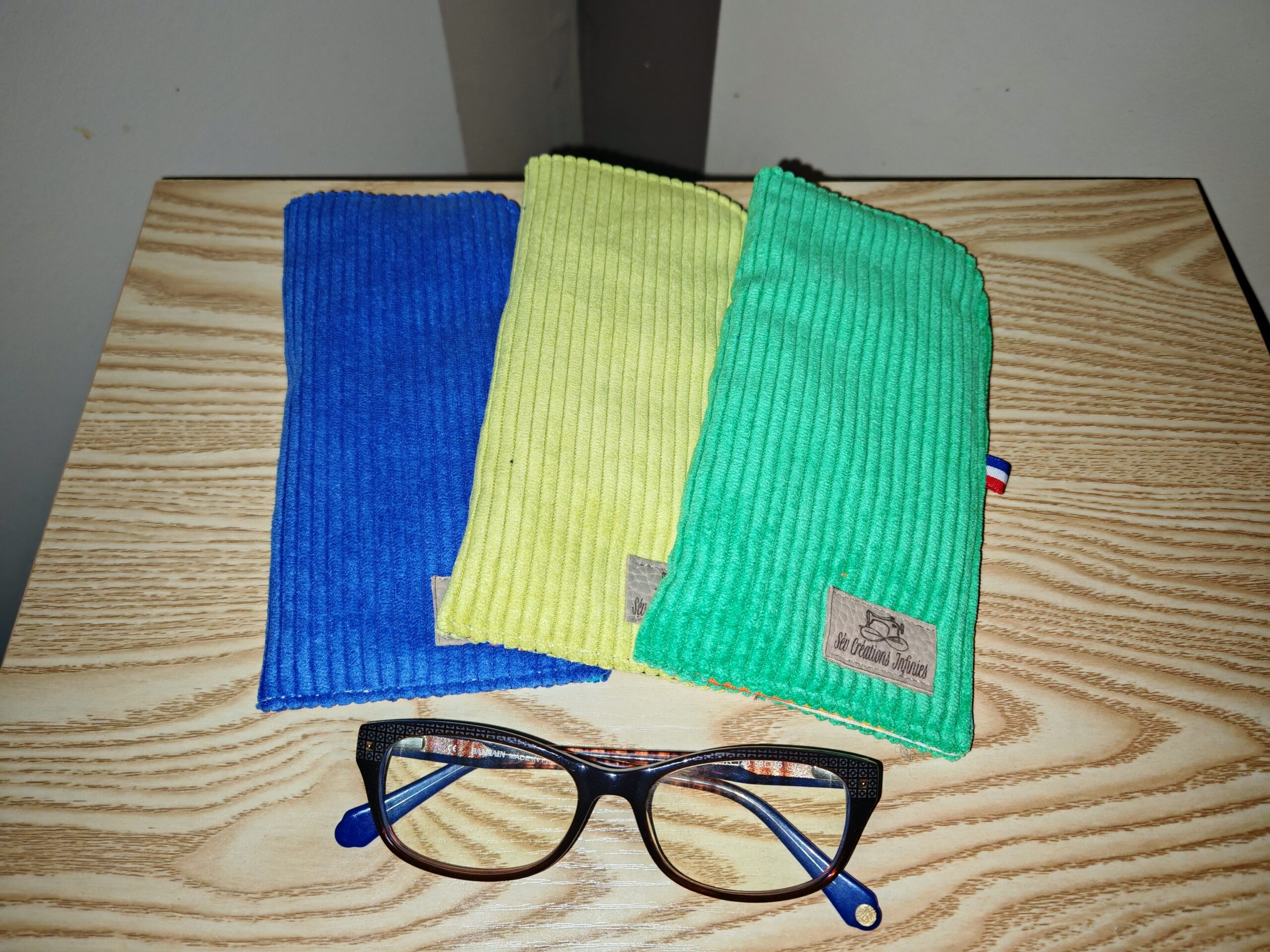 Étui à lunettes — Velours côtelé – Image 3