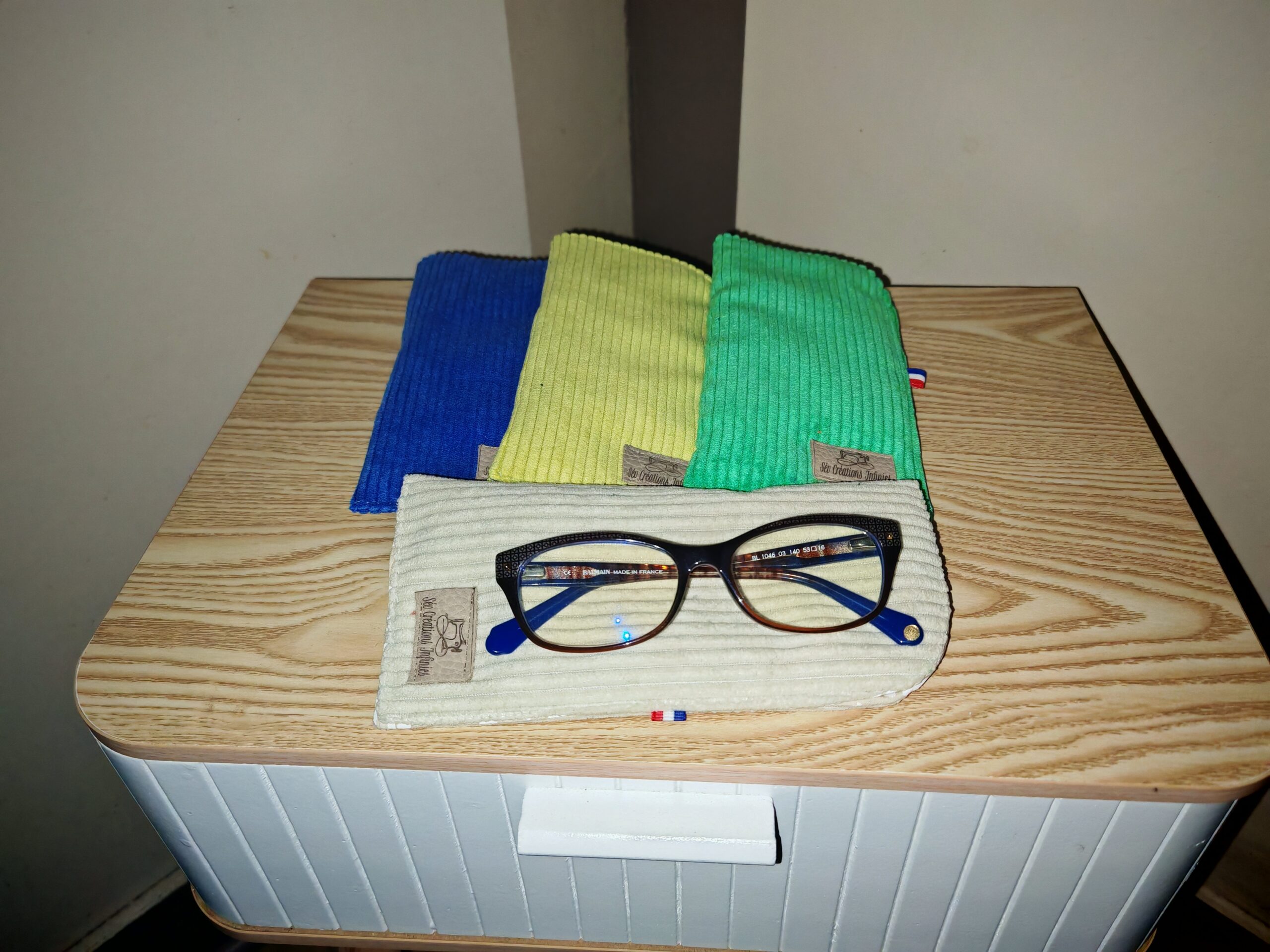 Étui à lunettes — Velours côtelé – Image 4