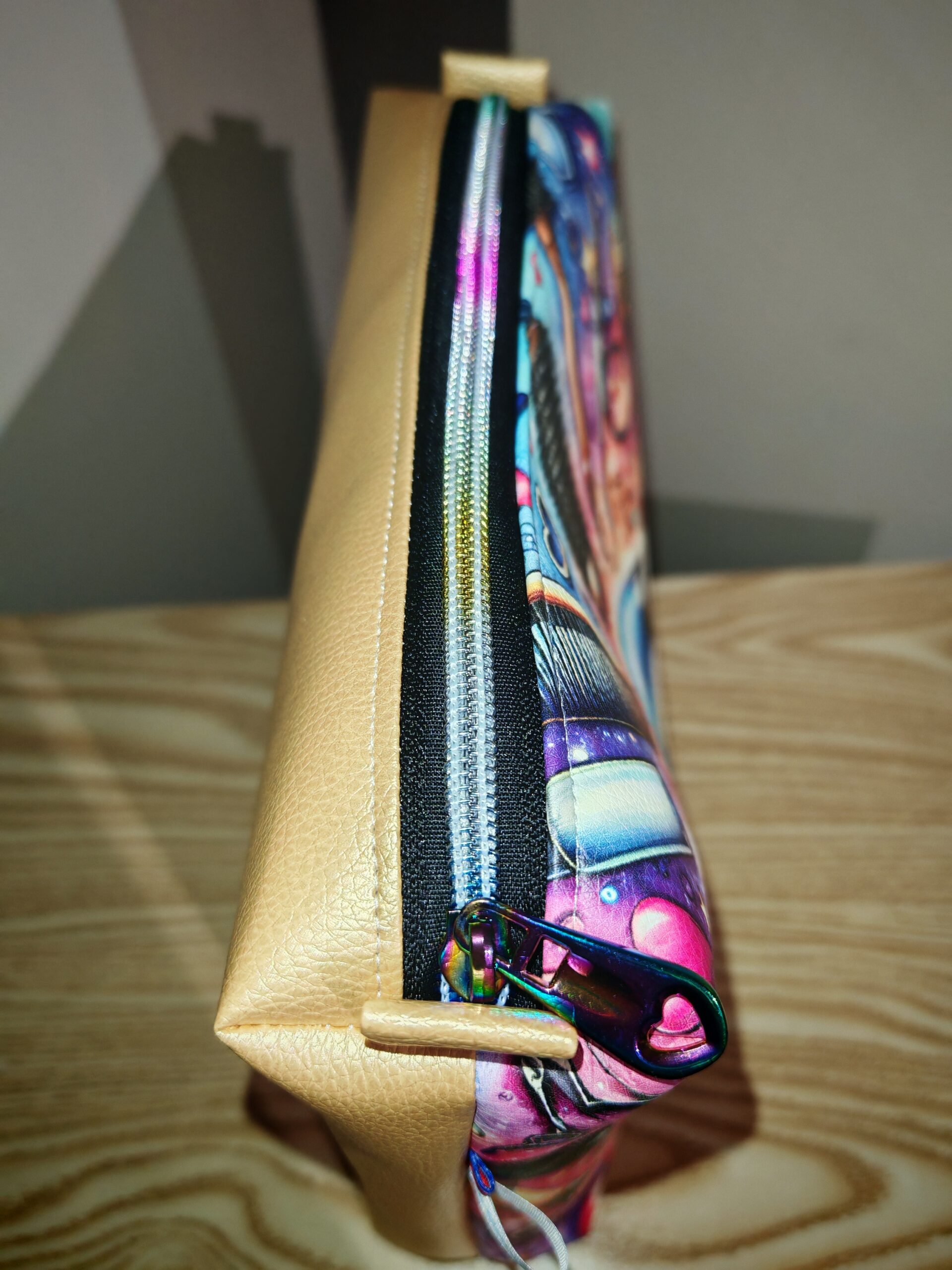 Trousse de toilette — Sèche-cheveux Pop Art Doré – Image 6