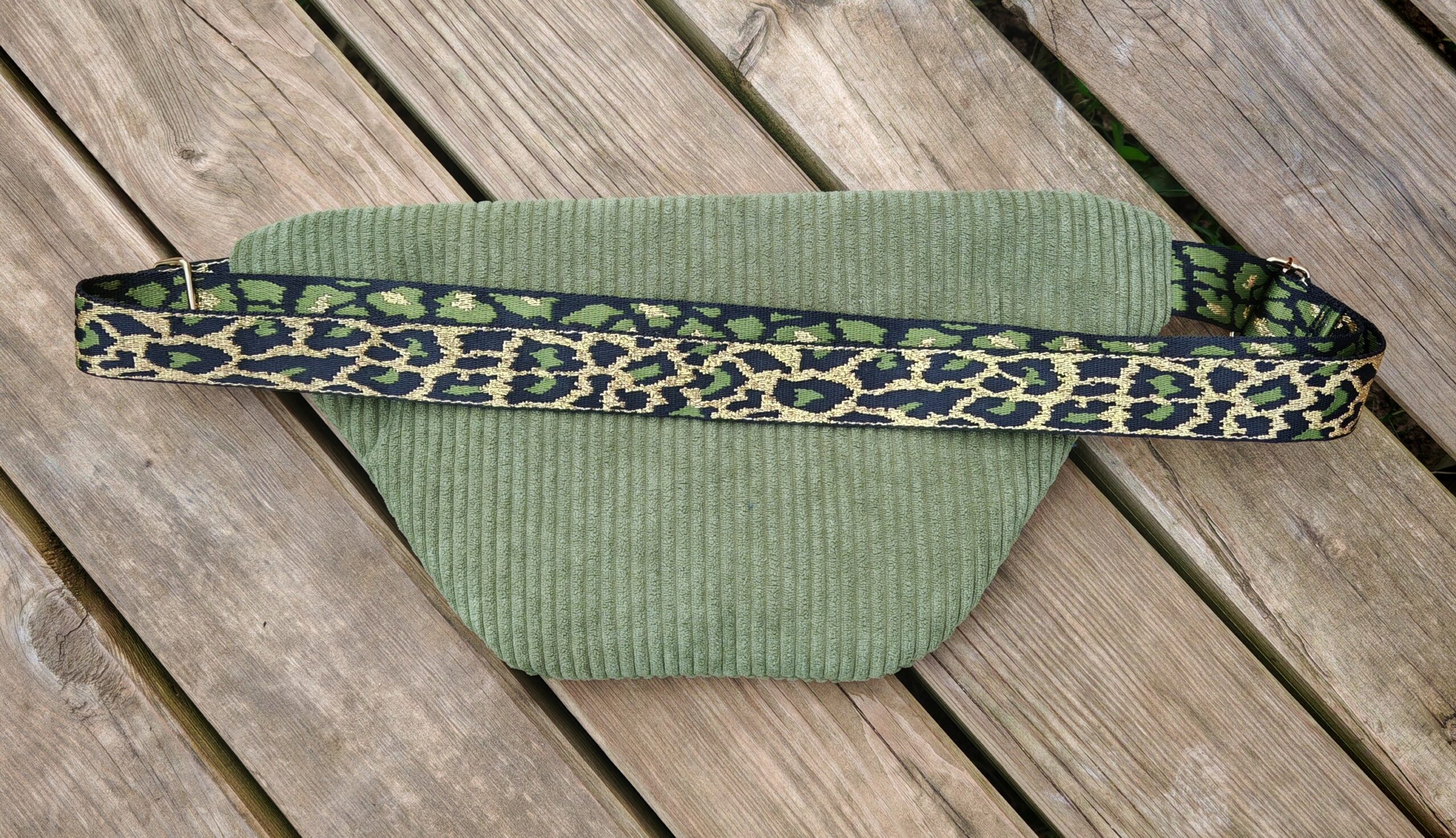 Sac banane — Velours kaki & sangle léopard – Image 2