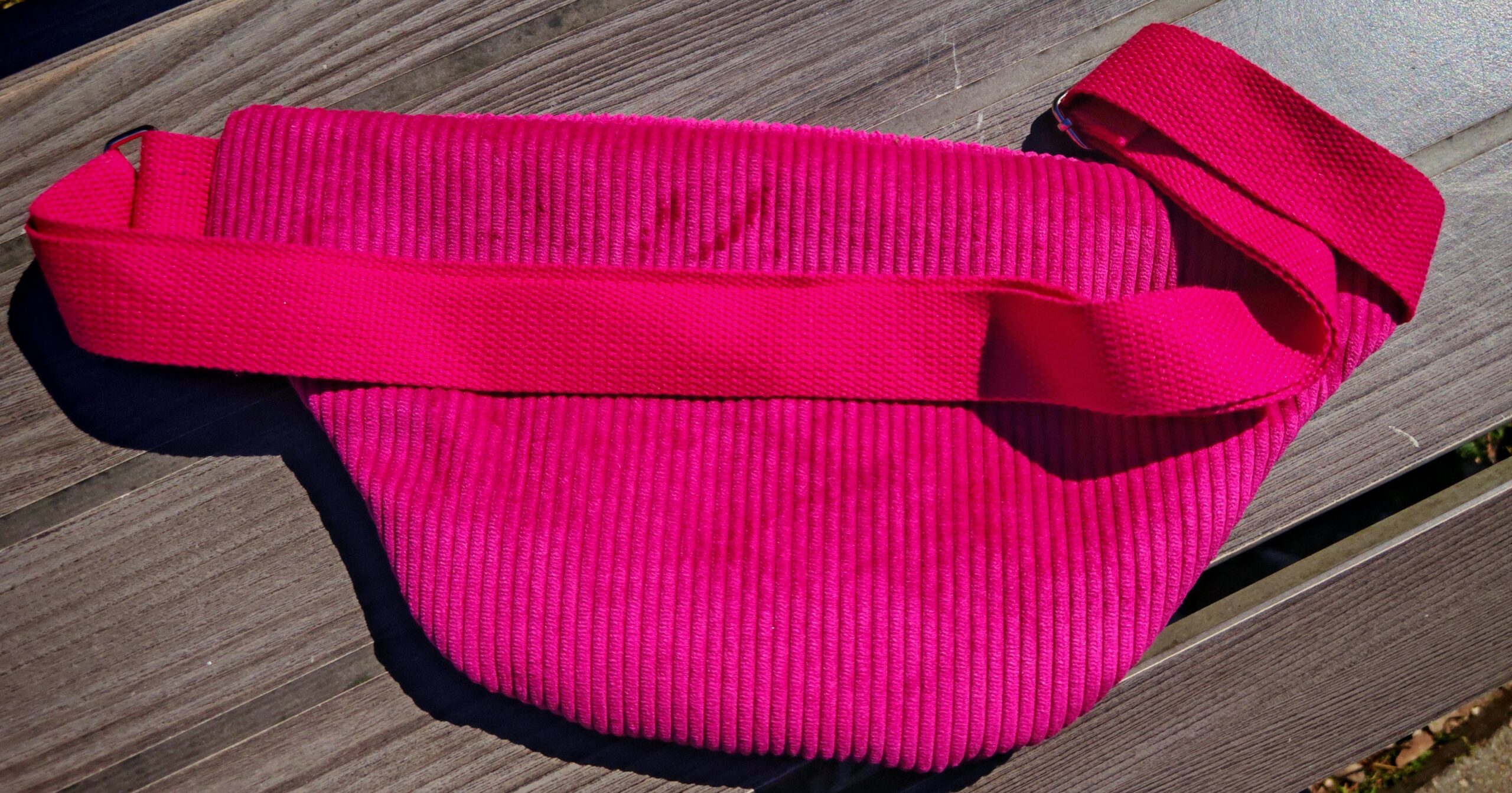 Sac banane — Velours fuchsia – Image 2