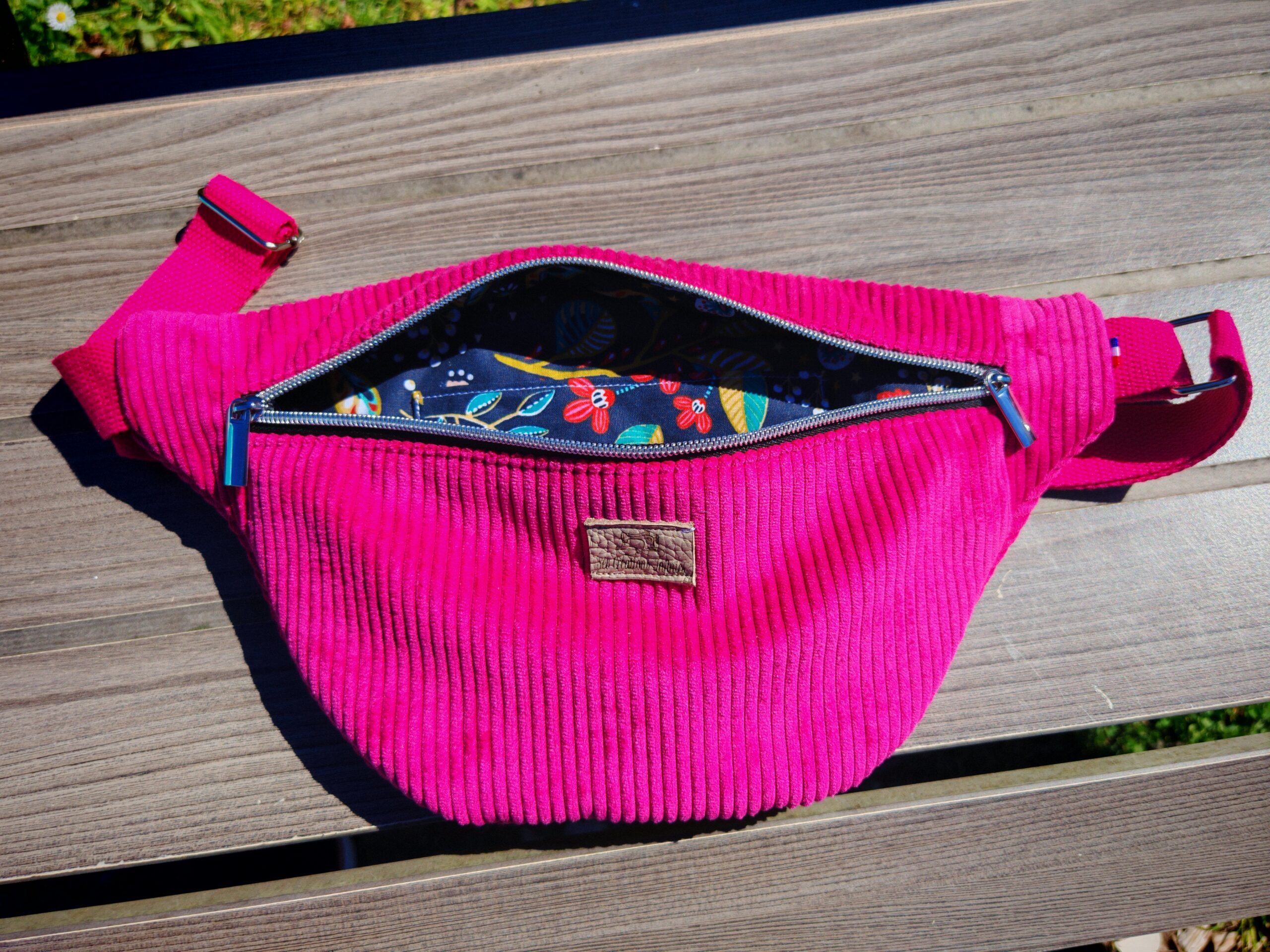 Sac banane — Velours fuchsia – Image 3