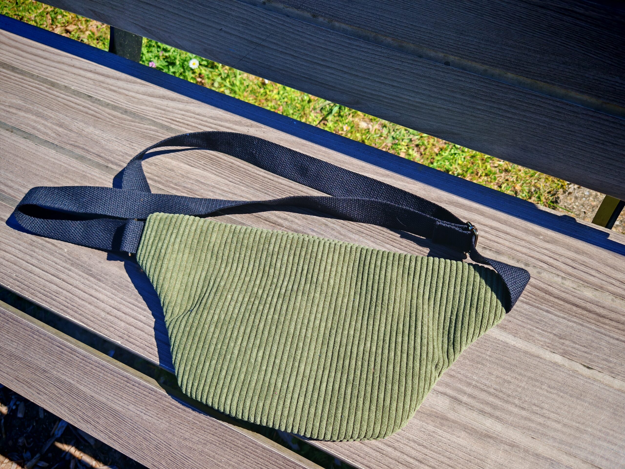 Sac banane — Velours kaki – Image 3